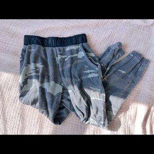 VS camp joggers